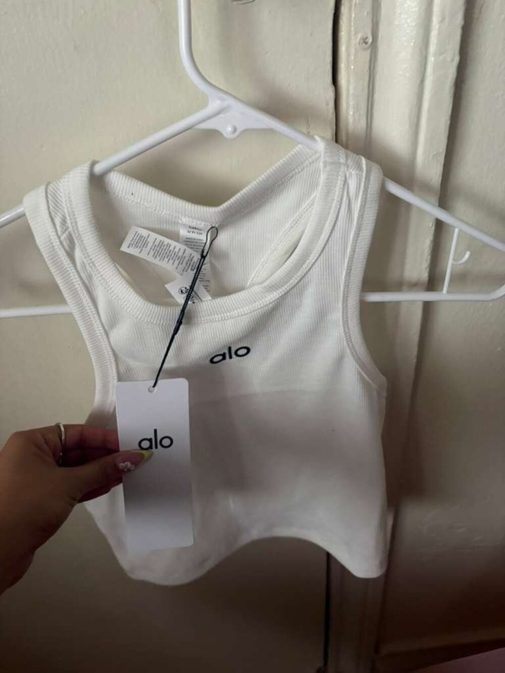 ALO YOGA white tank top size small nwtg